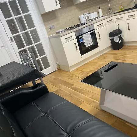 1 Bedroom Ground Floor Flat With Garden Greenford  Exterior photo