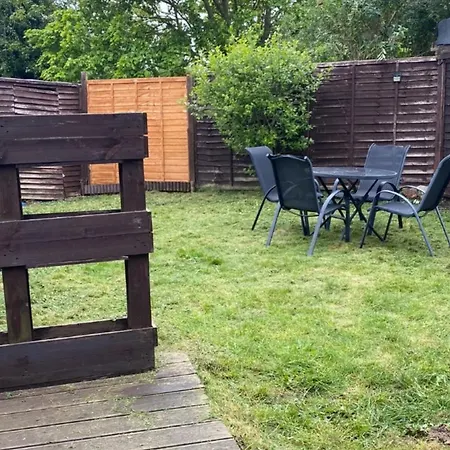 1 Bedroom Ground Floor Flat With Garden Greenford  Exterior photo