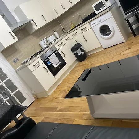 1 Bedroom Ground Floor Flat With Garden Greenford  Exterior photo
