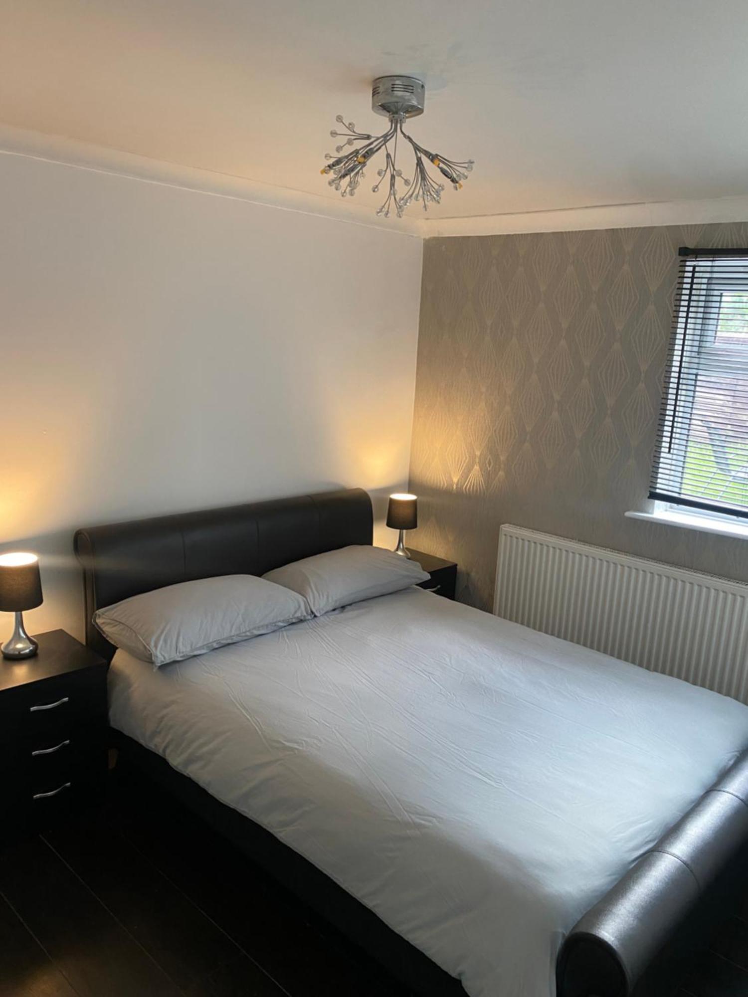 1 Bedroom Ground Floor Flat With Garden Appartement *