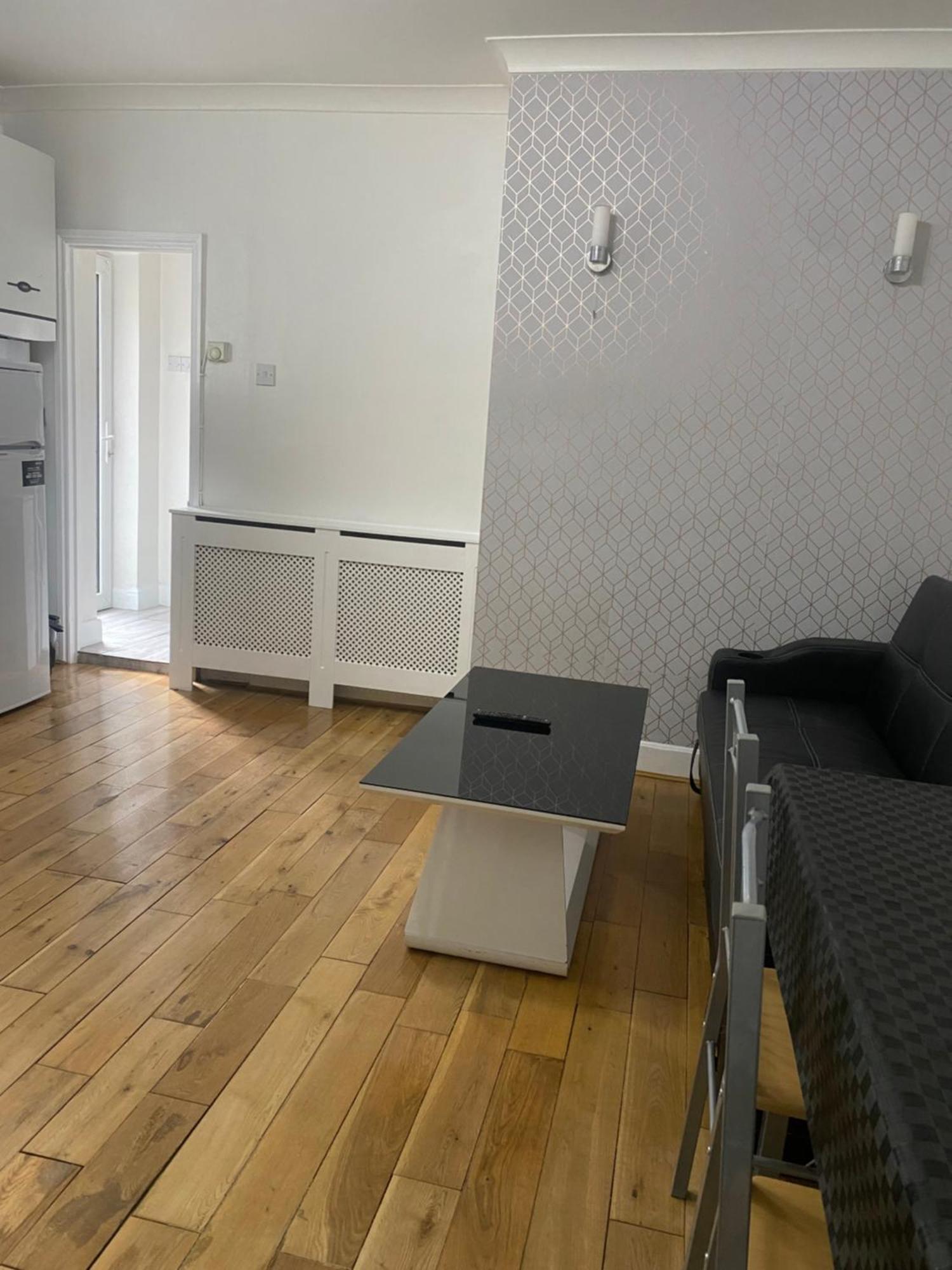 Appartement 1 Bedroom Ground Floor Flat With Garden *